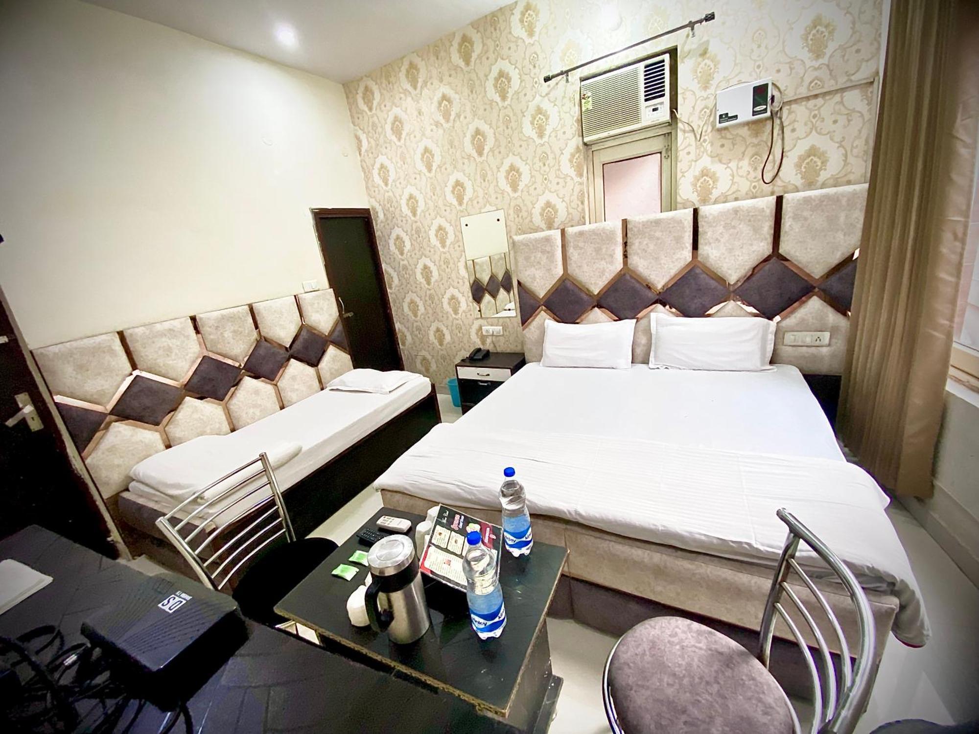 Swaran Hotel Amritszár Kültér fotó