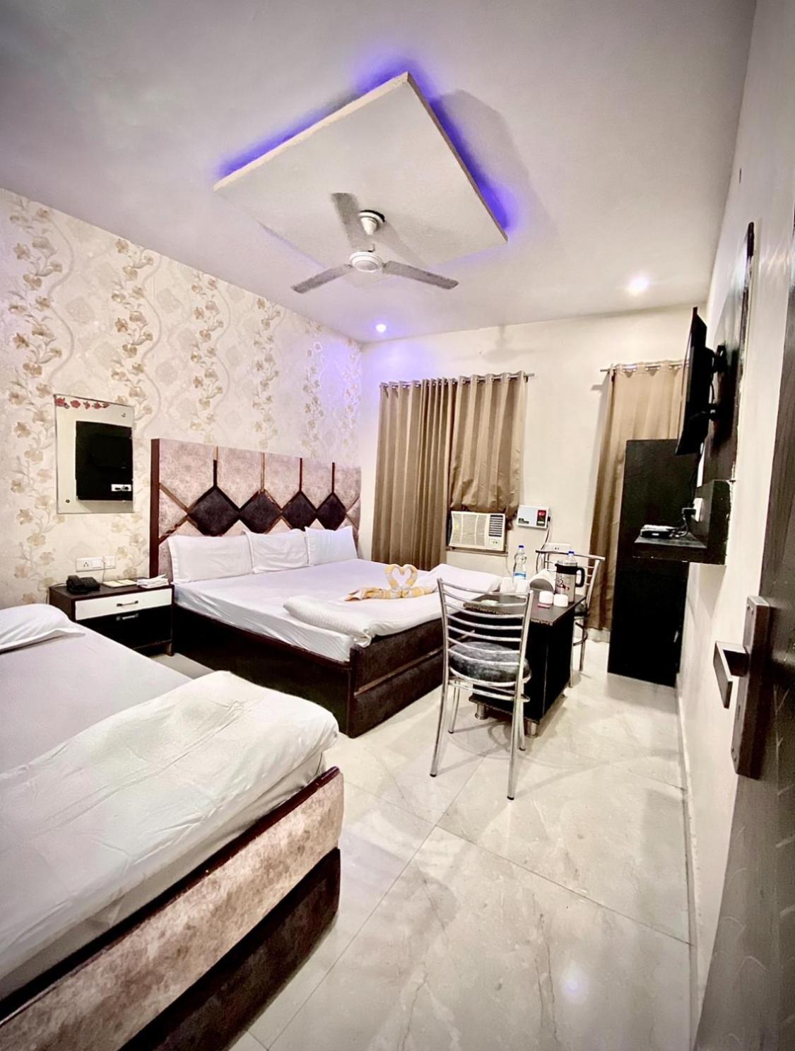 Swaran Hotel Amritszár Kültér fotó